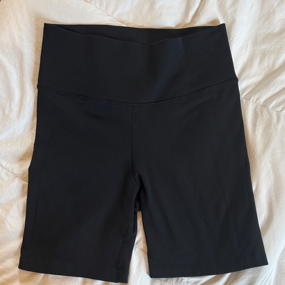 Athleta Aurora Seamless 7” Short - Picture 1 of 4